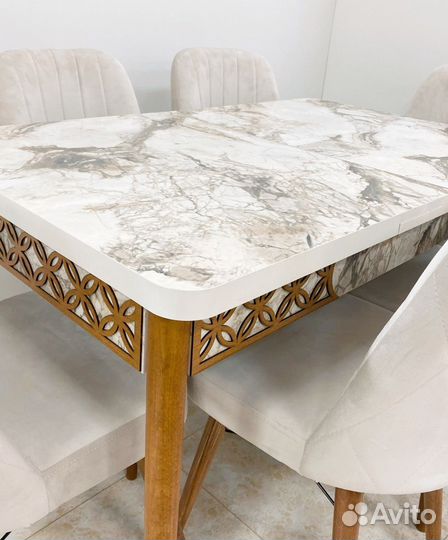 Стол раскладной и стулья