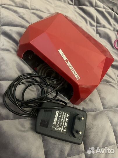 Ультрафиолетовая лампа для ногтей