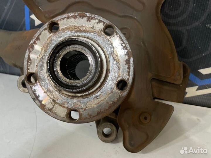 Поворотный кулак передний правый Audi A6 Allroad