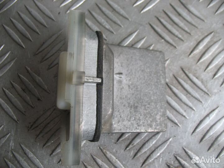 Резистор отопителя Nissan X-Trail T30 2.2