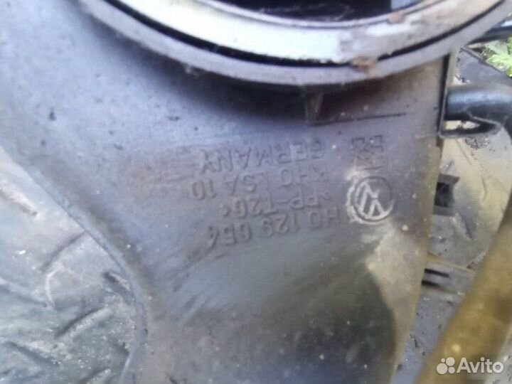 Воздухозаборник Volkswagen Vento 1993