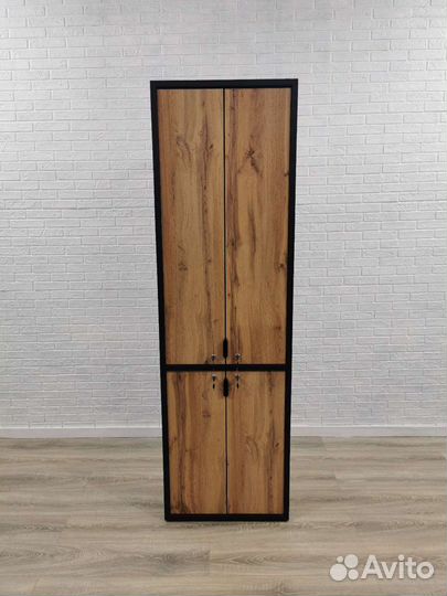 Закрытый стеллаж в стиле loft