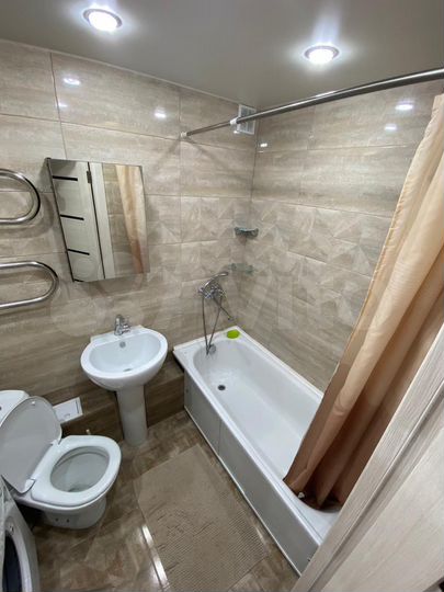 2-к. квартира, 50 м², 1/9 эт.