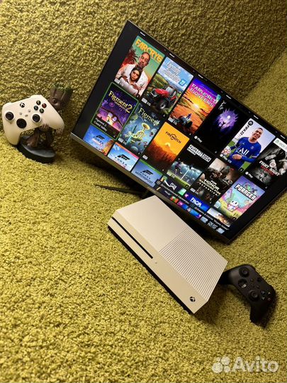 Xbox One s +450 игр с дисководом