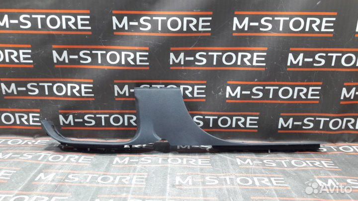 Накладка на порог салона левая Volkswagen Touareg