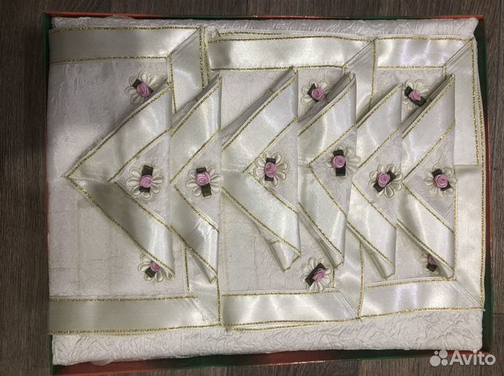 Скатерть с салфетками 12 шт