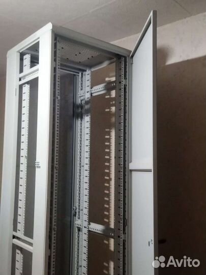 Продам серверный шкаф 47U