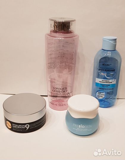 Остатки косметики и пустые баночки