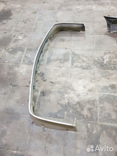 Фартук передний под бампер Ауди 80 Б2 811805617B