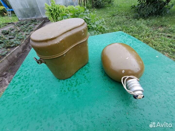 Фляга армейская и котелок