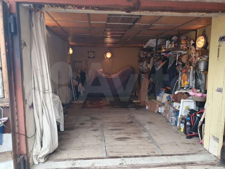 Гараж, > 30 м²