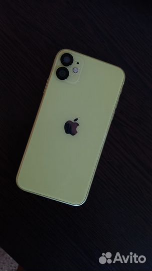Телефон iPhone 11