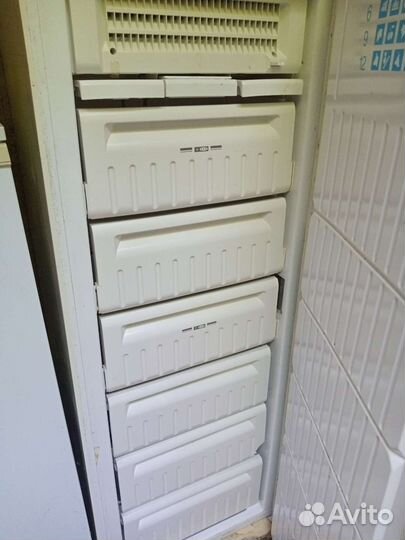 Морозилтна камера Stinol