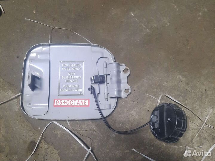 Лючок бензобака Mitsubishi lancer 9