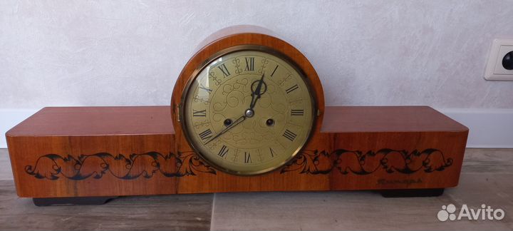 Часы каминные настольные Янтарь с боем