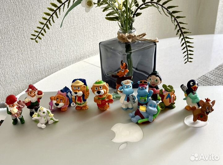 Киндеры, шары чупа чупс