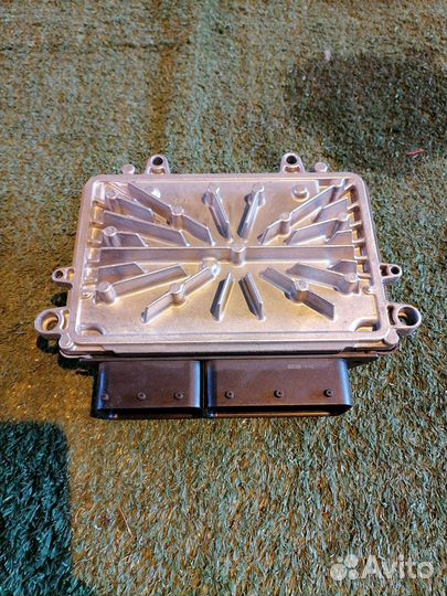 Блок управления двигателем B5254T6 30743338 Volvo