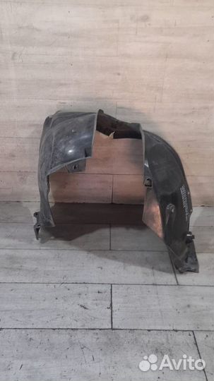 Подкрылок передний правый Renault Duster С 2011 По