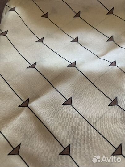 Шелковый платок Prada