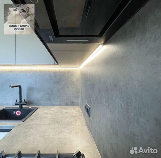 Прямая в потолок кухня на заказ