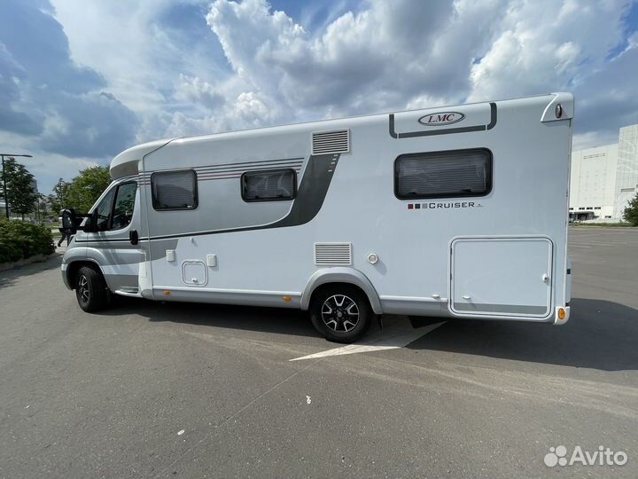 Полуинтегрированный LMC Cruiser Comfort T 732 G, 2017