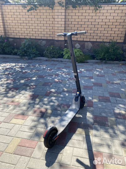 Электросамокат ninebot kickscooter es1