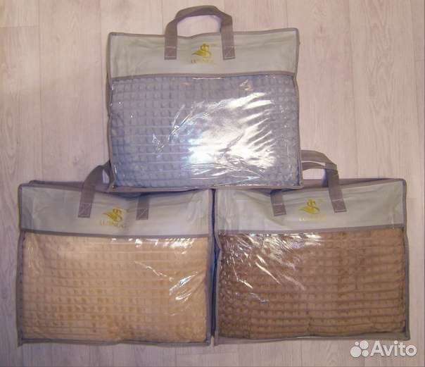 Пледы кубики новые