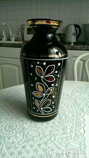 Ваза чёрная с росписью