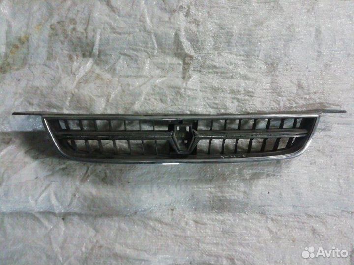 Решетка радиатора передняя Toyota Corolla AE 110