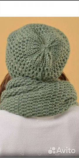 Новый комплект шапка вязанная на флисе со снудом
