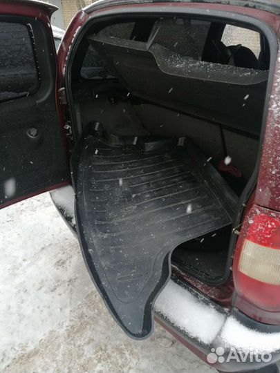 Ковер в багажник