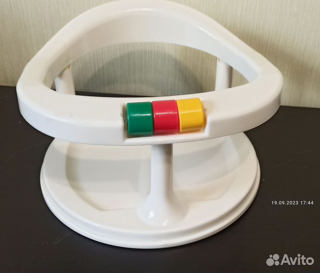 Сиденье детское для купания на присосах