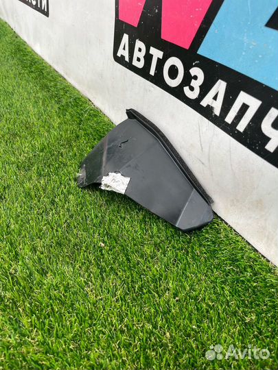 Водосток крышки багажника левый Tesla Model X 2018