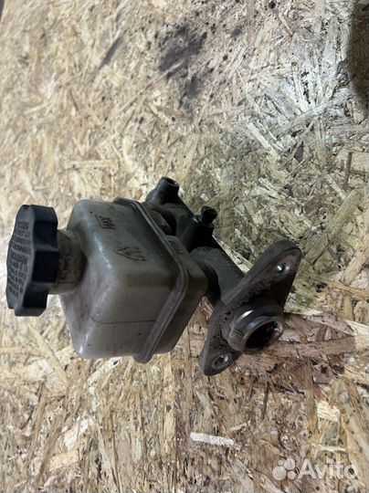 Главный тормозной цилиндр Hyundai Accent