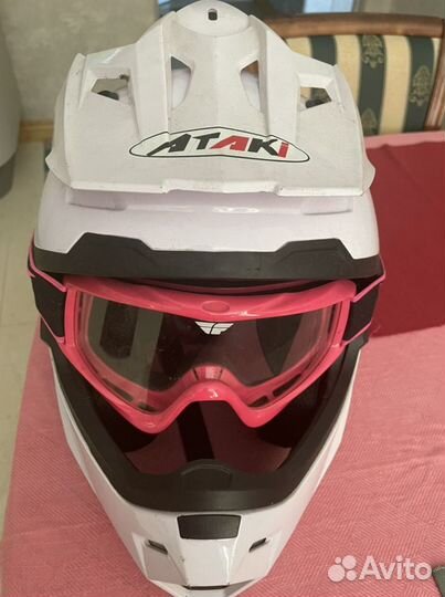 Кроссовый шлем Ataki и очки fly