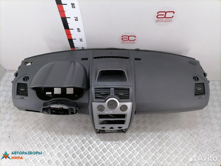 Панель передняя салона (торпедо) Renault Megane 2