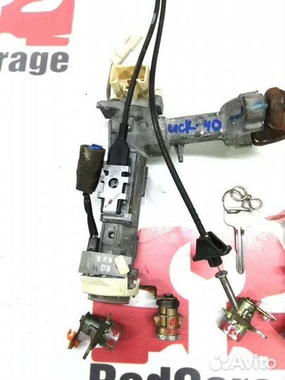 Замок зажигания с комплектом личинок Toyota Tundra