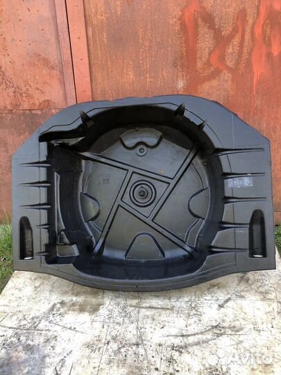 Ниша поддон запасного колеса Mercedes W220, W215