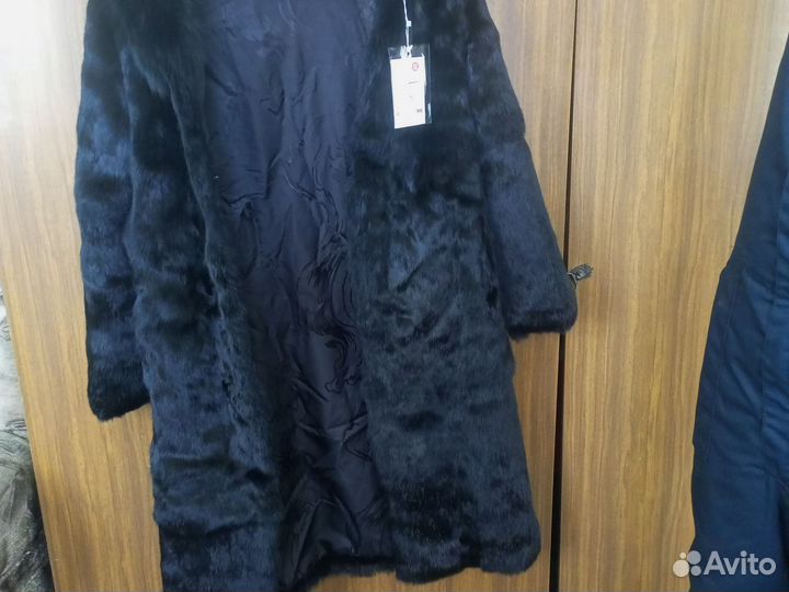 Шуба натуральная с капюшоном размер 46-48