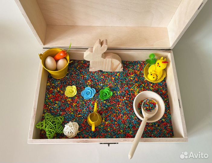 Сенсорная коробка «Пасхальный кролик»