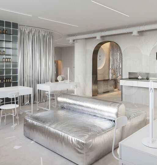 Салон, 200 м²