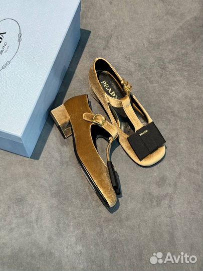 Туфли женские Prada