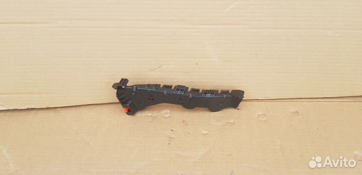 Кронштейн переднего бампера RH Opel Zafira B