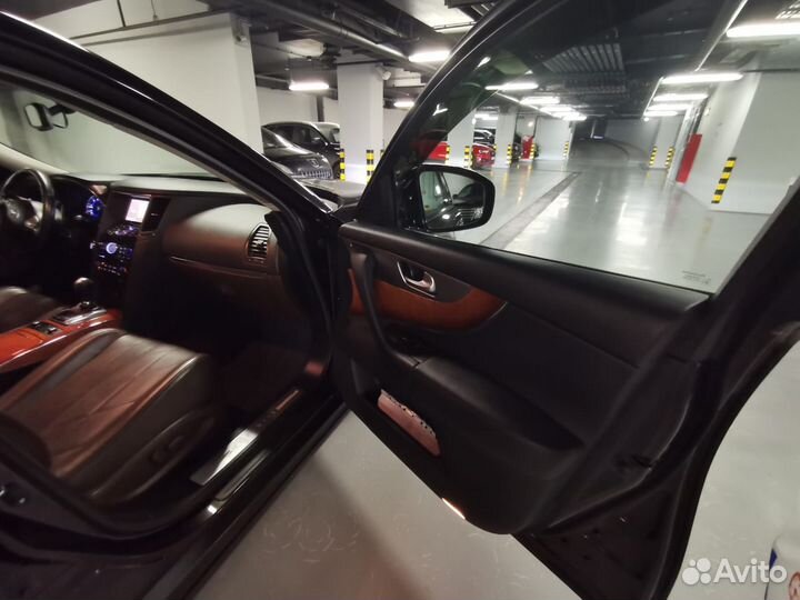 Infiniti QX70 3.0 AT, 2016, 135 500 км