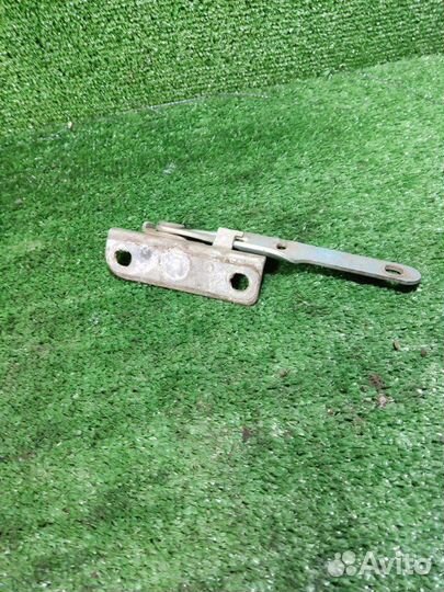 Петля капота правая Renault Logan