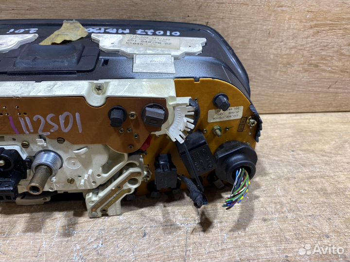 Панель приборов Mercedes W201 бензин 112501