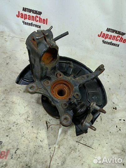 Кулак поворотный передний правый Volkswagen Golf