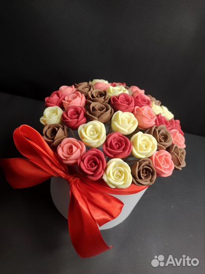 Шоколадные Розы - 37 шт в Шляпной Коробке