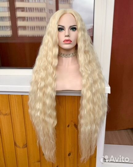 Парик блонд на сетке лейсфронт