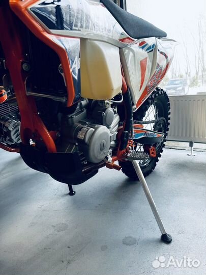 Витринный Мотоцикл Avantis A8 300 Carb(CBS300/174M